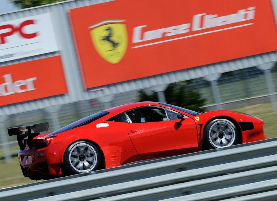  Ferrari 458 Italia Grand Am 2011 года  (фото 3 из 5)
